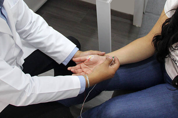 Pulsamento represented through rhythmic sound waves and human movement